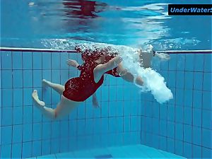 2 super-fucking-hot teens underwater